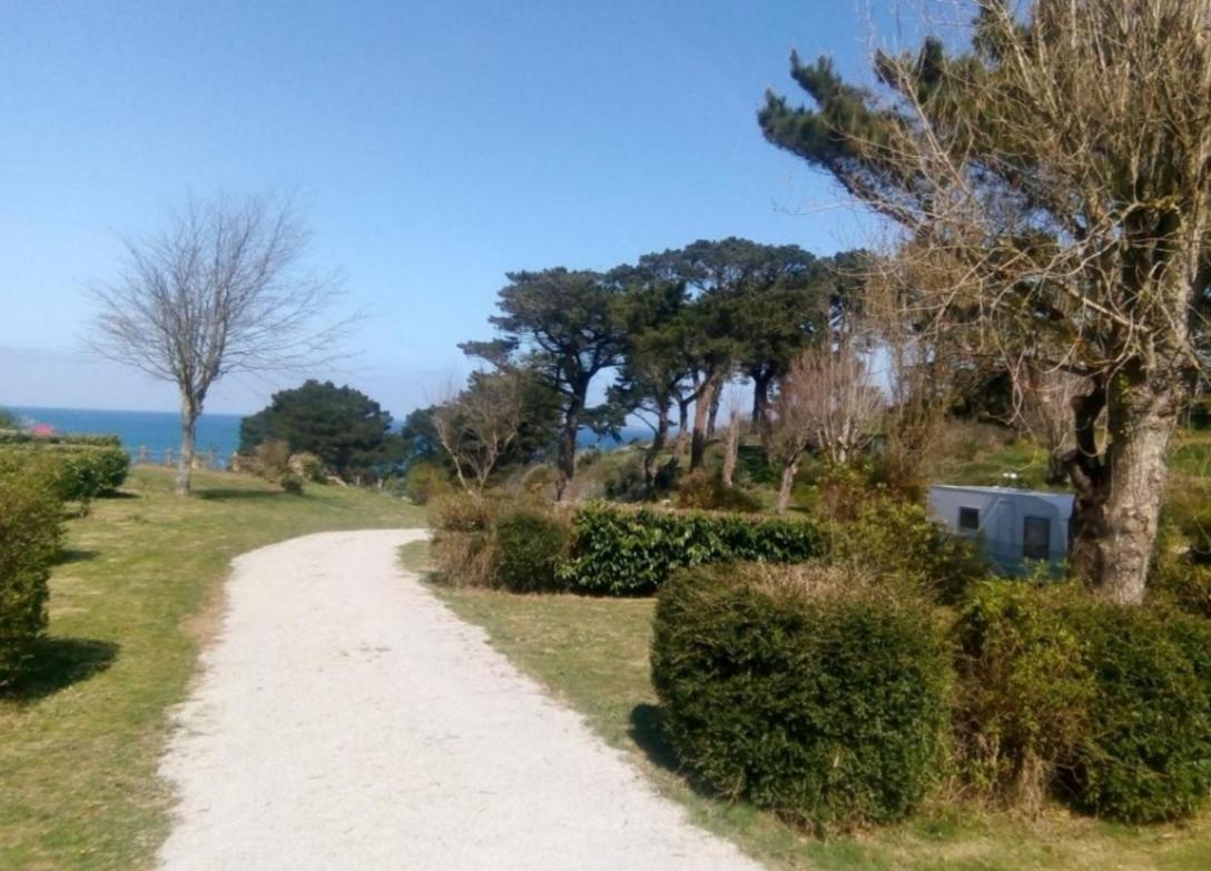 Les Hortensias Grande Tente Familiale Deux Chambres Et Sejour Vue Mer Sur Camping Nature Plestin-les-Greves Exterior photo